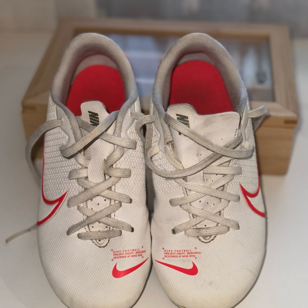 Nike White and orange Sports Sneakers
